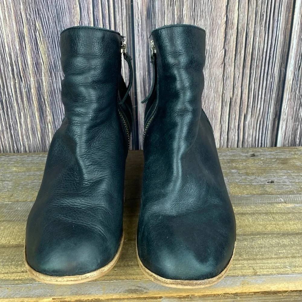 Matisse Lorenzo Black Leather Ankle Boots With Side Zipper- Size 8.5